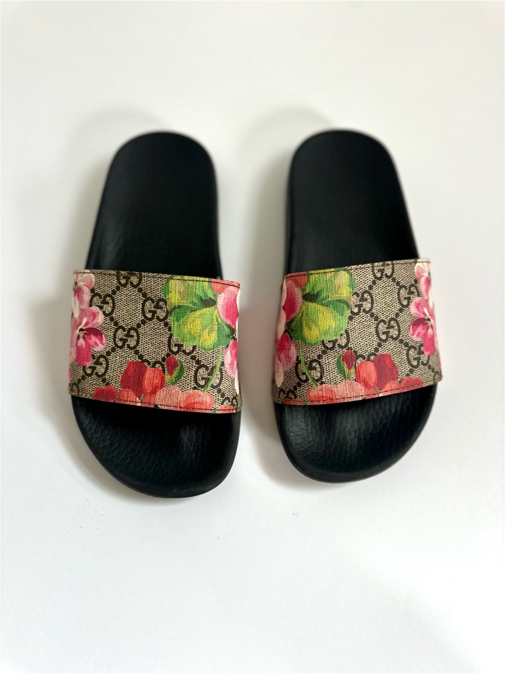 Gucci Floral GG Canvas Slide Sandals in Black and Pink